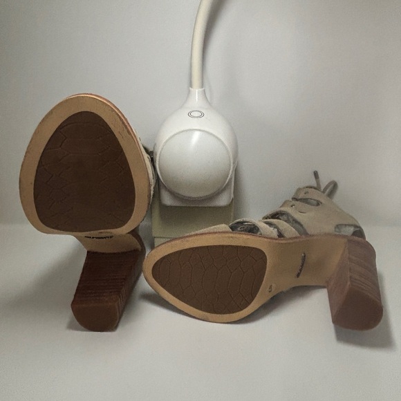 Gianni Bini Suede Chunky Heel Gladiator Sandal; 6.5 - Picture 2 of 3